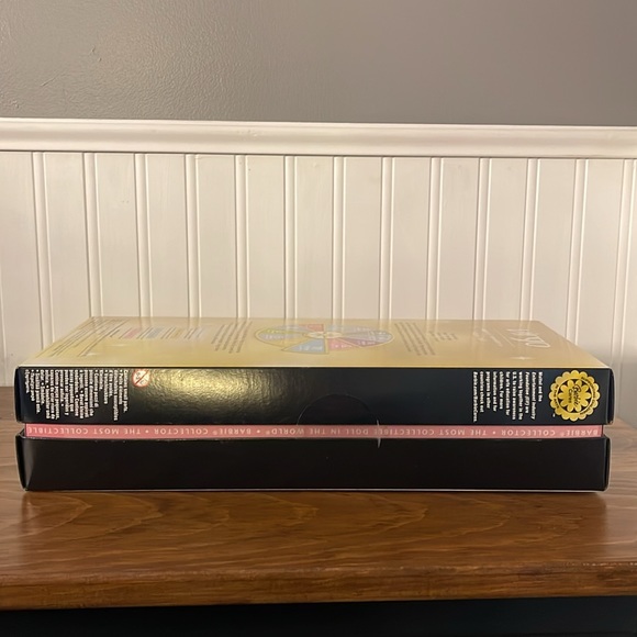 Virgo Barbie- Pink Label Collector Edition - Picture 4 of 6